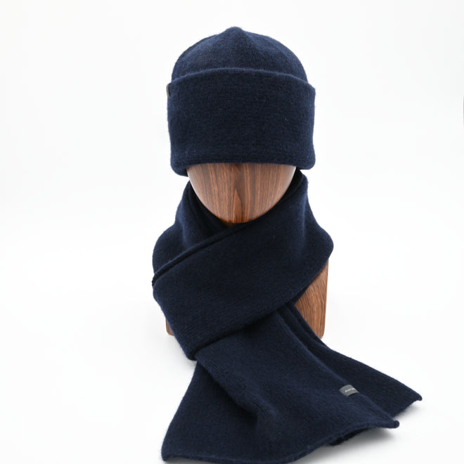 Mannequin Midnight Navy Sub21 Felted Toque with a matching 1800 Scarf Combo (Frnt)