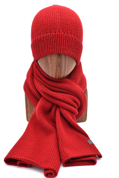 Poppy Ruapehu Classic Beanie and Classic Scarf Combo (Front)